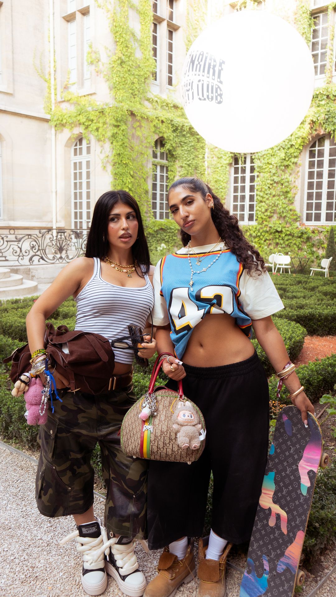 Mannequin femme – séance photo mode artistique avec ombres dramatiques